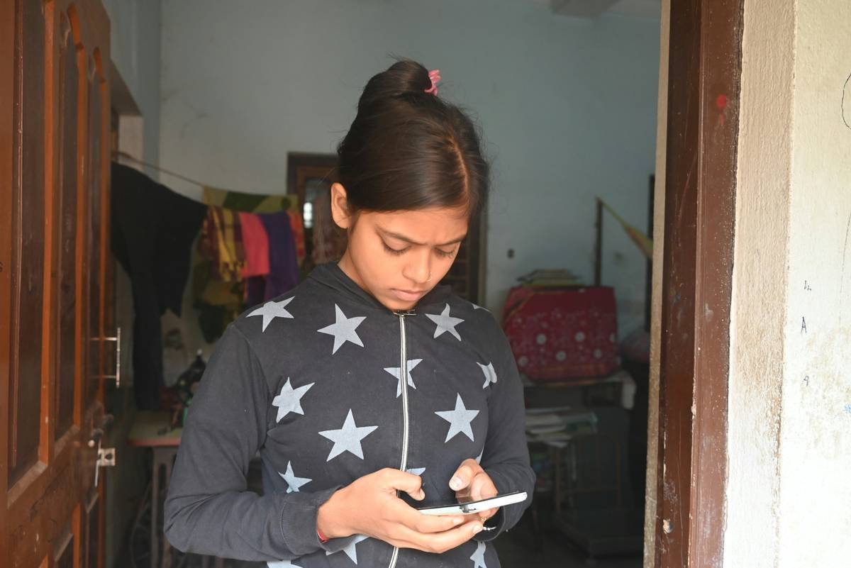 Graph showing steady increase in net worth over time with milestones highlighted.