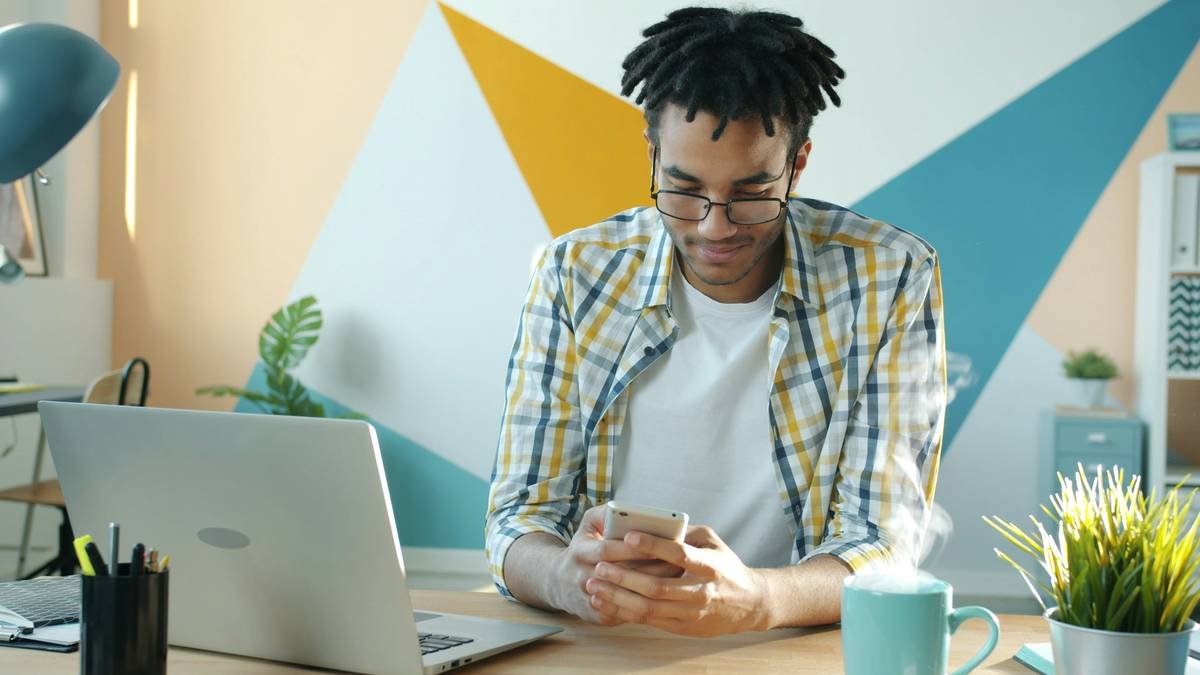 Illustration showing scattered notes and graphs labeled as personal finance chaos.