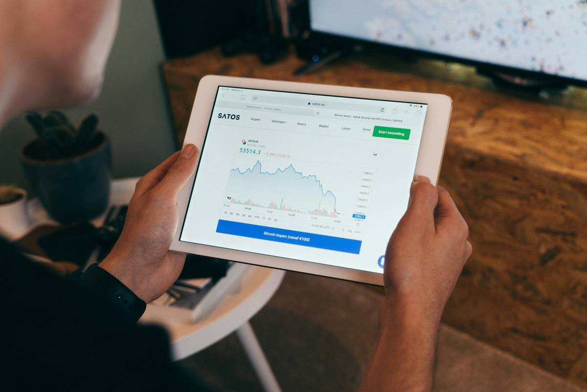 Why Your Flexible Budget Template Keeps Failing (And How Coaching Apps Actually Fix It)